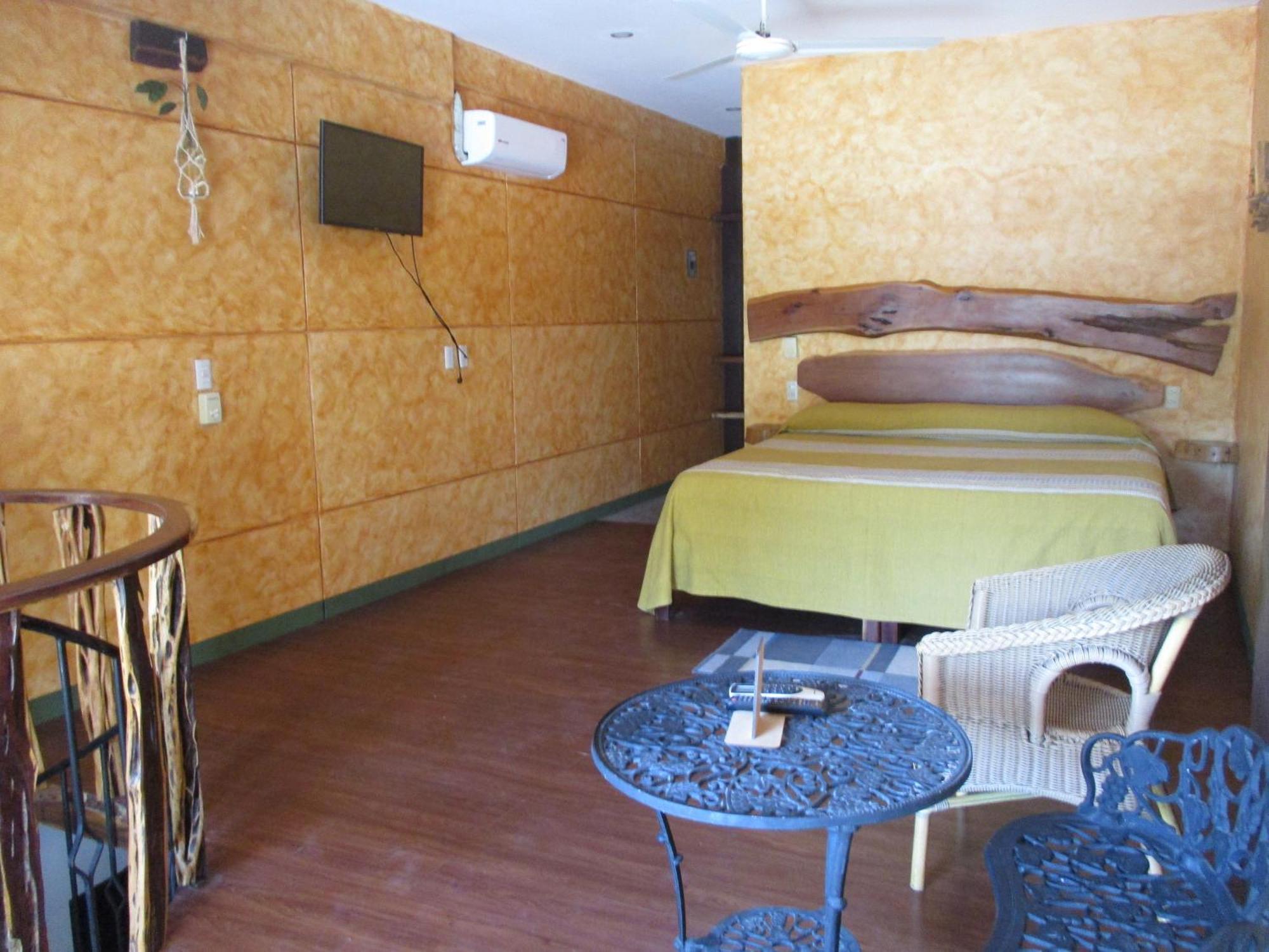 Madre Tierra Hotel & Coworking Puerto Escondido  Exterior photo